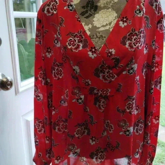 LOFT Floral Bib Front Blouse Red Small - Picture 4 of 10